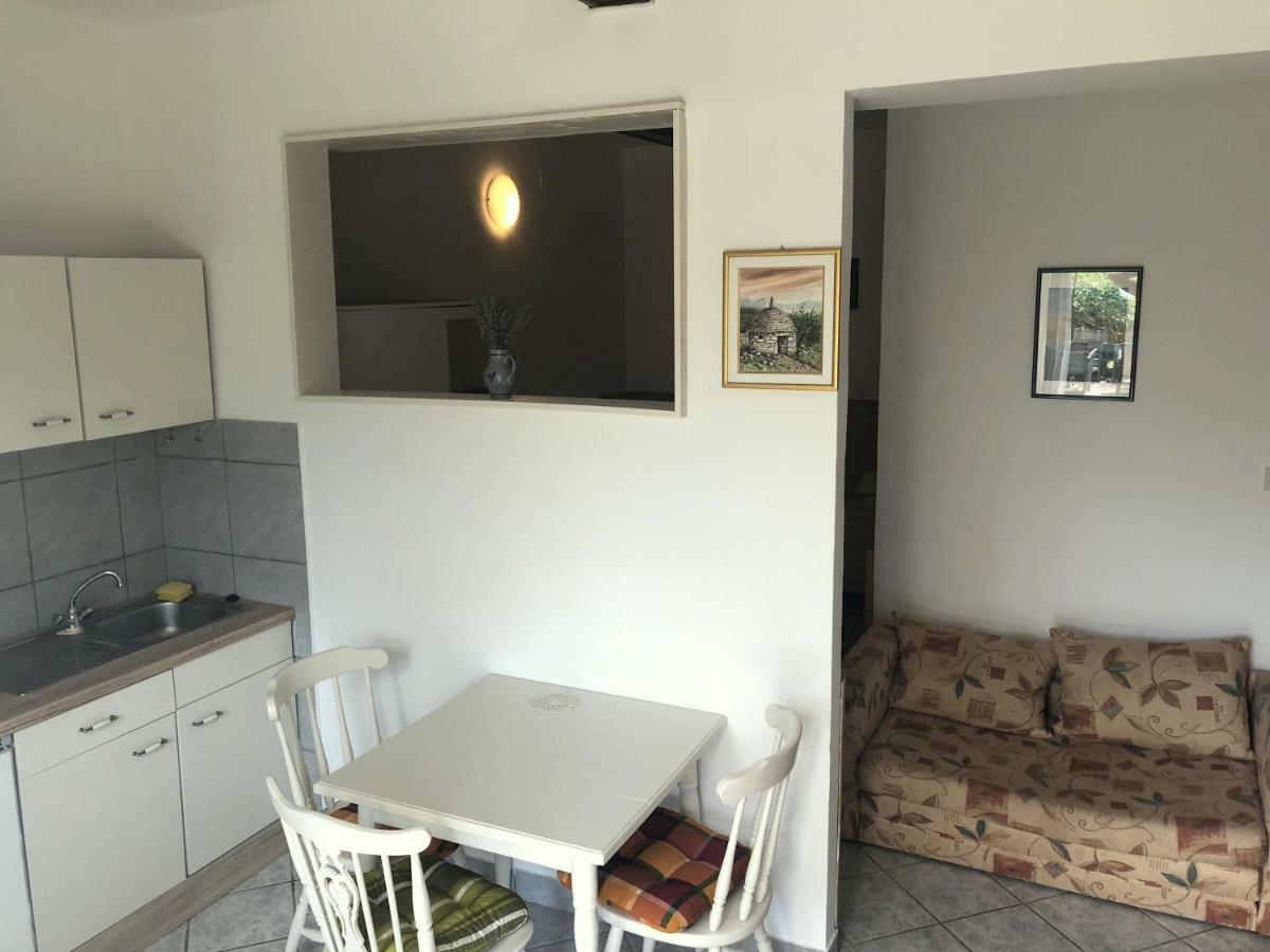Guesthouse Vila Ruzmarin Ždrelac 外观 照片